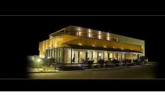 Hotel Vis A Vis Olesnica  Exterior photo